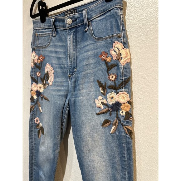 Abercrombie & Fitch Simone High Rise Ankle 27W Floral Embroidered Denim Jeans - Picture 3 of 15